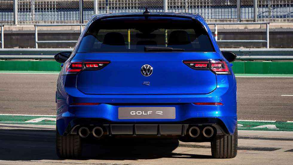 Το ανανεωμένο Volkswagen Golf R ήρθε ισχυρότερο με 333 ίππους!